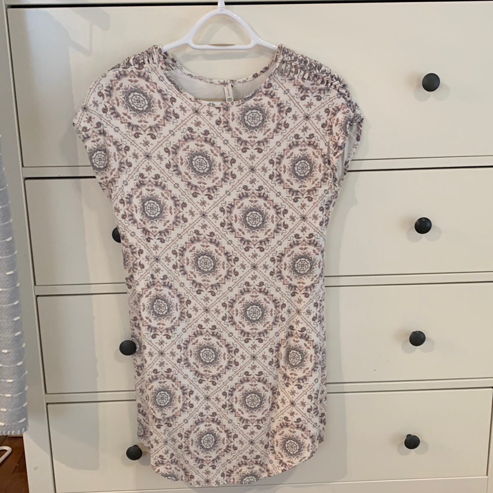 Paisley gentle fawn dress with shoulder weave detail.
